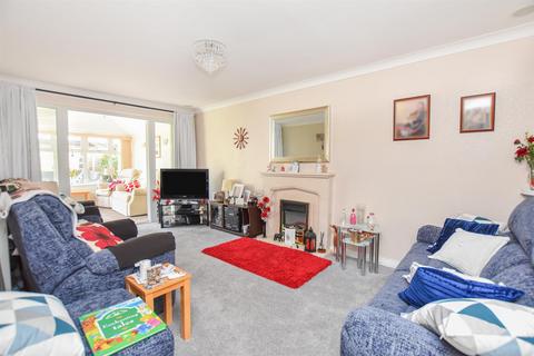 4 bedroom detached bungalow for sale, Connaught Drive, South Woodham Ferrers, Chelmsford