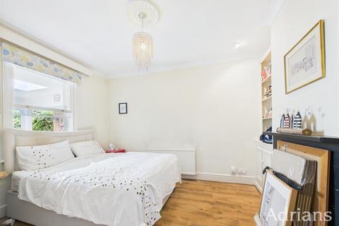 8 Meadowside, Chelmsford, CM2 6LN