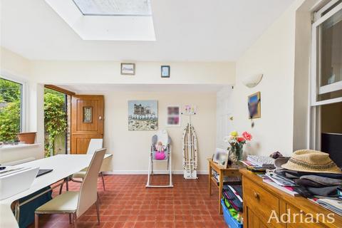 8 Meadowside, Chelmsford, CM2 6LN