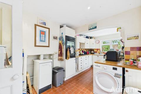 8 Meadowside, Chelmsford, CM2 6LN