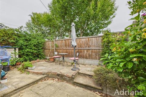 8 Meadowside, Chelmsford, CM2 6LN
