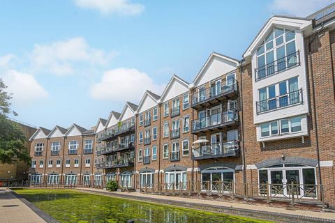 3 bedroom flat for sale, Durham Wharf Drive, Brentford, TW8