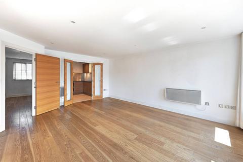 3 bedroom flat for sale, Durham Wharf Drive, Brentford, TW8