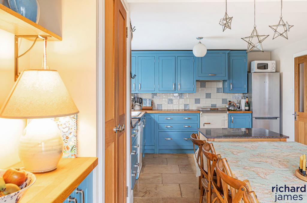 C22685ad-f78d-46c...