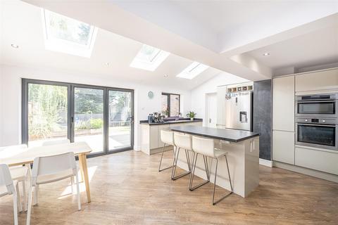 3 bedroom semi-detached house for sale, Barrons Row, Harpenden