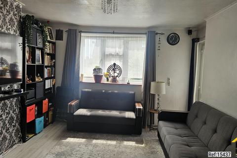 3 bedroom flat for sale, Southchurch Court, East Ham, London, E6
