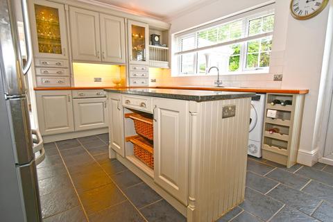 5 bedroom detached house for sale, Middle Street, Nazeing, Essex EN9