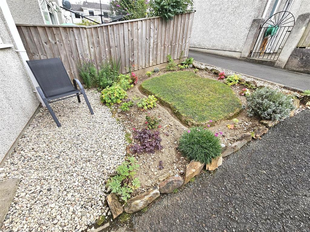 Front garden.jpg
