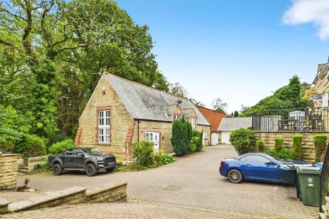 undefined, St Thomas Court, Up Holland, WN8