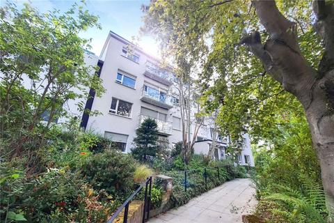 Crescent Road, London, N8