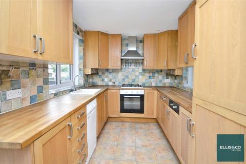 27 Woodgrange Avenue, London, N12 0PT