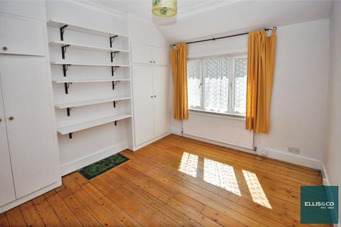27 Woodgrange Avenue, London, N12 0PT