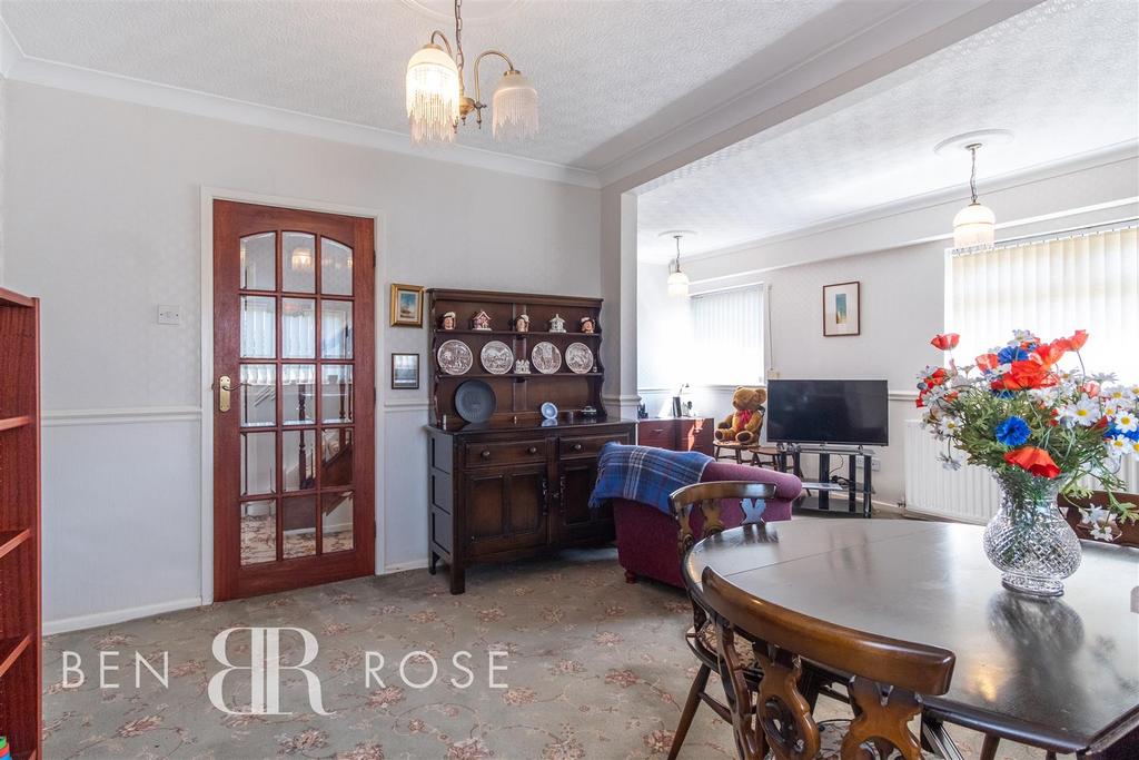 Sitting/Dining Room