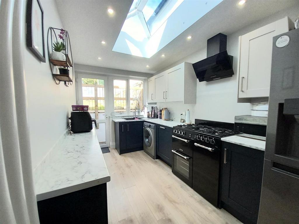 104 Meddon Kitchen.jpg