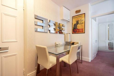 2 bedroom flat for sale, Addison House, St Johns Wood, NW8