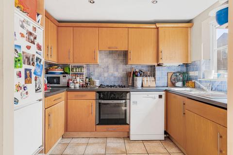 2 bedroom flat for sale, Newent Close, London
