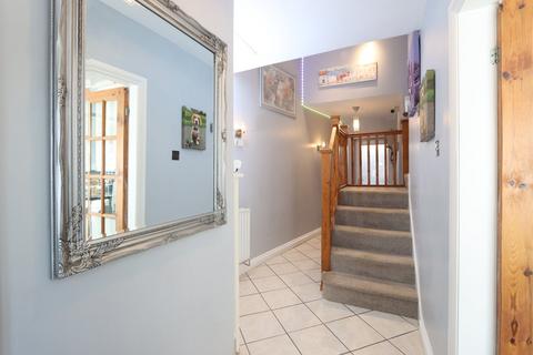 3 bedroom semi-detached house for sale, Ferndale Crescent, Kidderminster, DY11