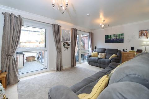 3 bedroom semi-detached house for sale, Ferndale Crescent, Kidderminster, DY11