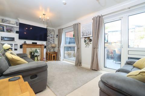 3 bedroom semi-detached house for sale, Ferndale Crescent, Kidderminster, DY11