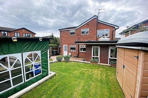 4 bedroom detached house for sale, 26 Epping Close, Chadderton, Oldham, OL9 9ST