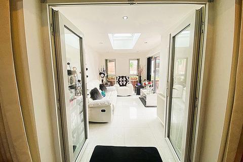 4 bedroom detached house for sale, 26 Epping Close, Chadderton, Oldham, OL9 9ST