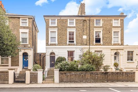 3 bedroom maisonette for sale, Well Street, Hackney, E9