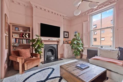 3 bedroom maisonette for sale, Well Street, Hackney, E9