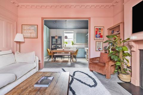 3 bedroom maisonette for sale, Well Street, Hackney, E9