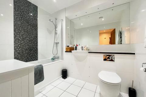 17 Great Charta Close, Englefield Green, Egham, TW20 0GL