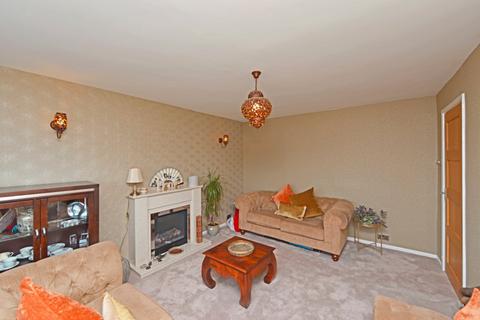 4 bedroom semi-detached house for sale, Kenmore Way, Cleckheaton, West Yorkshire, BD19