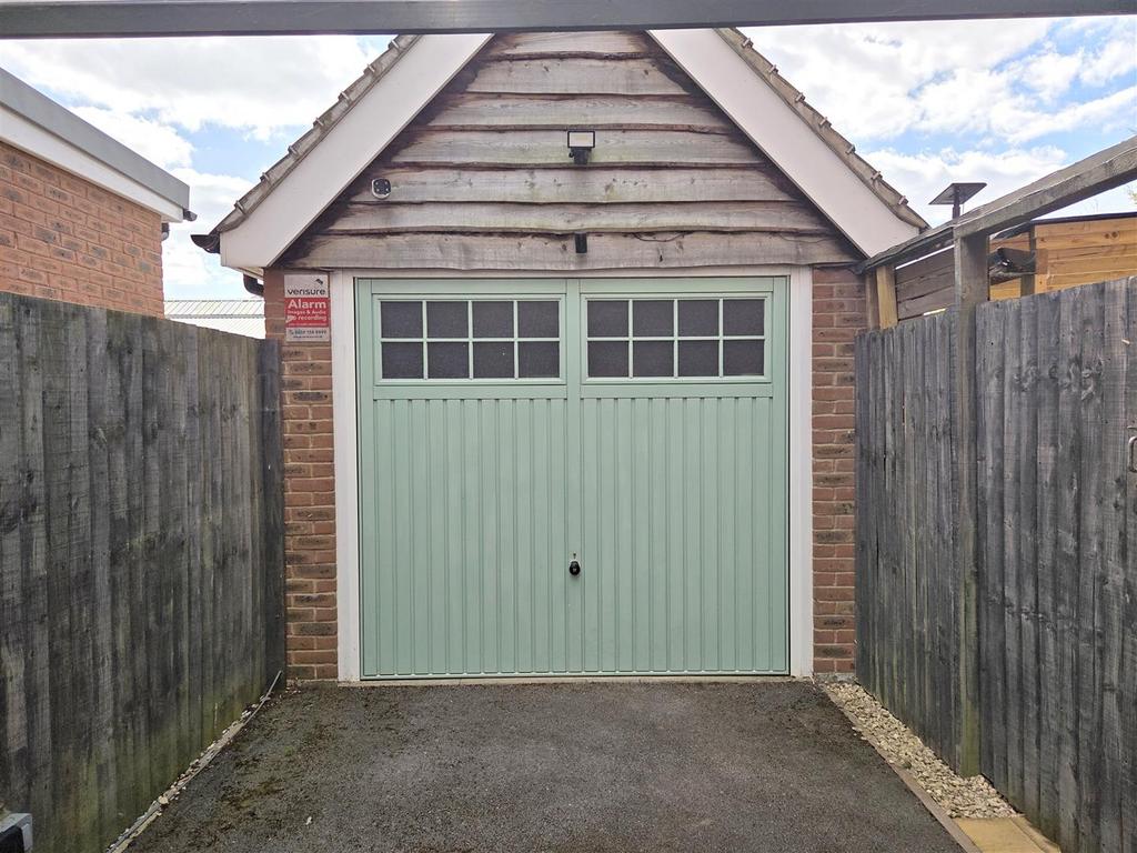 Detached Garage