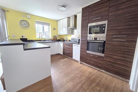 4 bedroom detached house for sale, Conference Way, Stourport-On-Severn