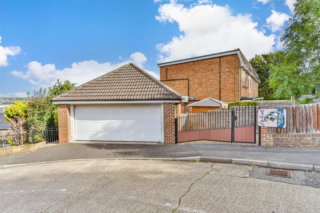 Driveway/Parking