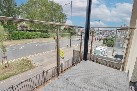 undefined, London Road, Leigh-On-Sea SS9