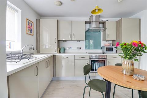 undefined, London Road, Leigh-On-Sea SS9