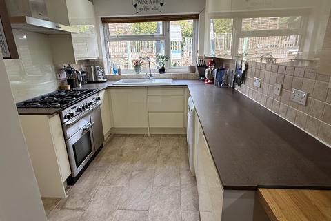 3 bedroom detached house for sale, Pear Tree Lane, Newbury, RG14