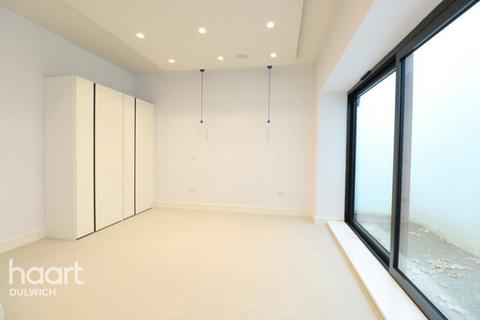 3 bedroom maisonette for sale, Lordship Lane, London