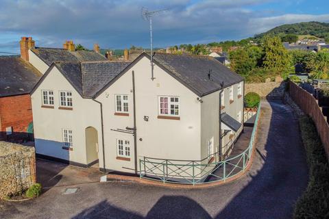 2 bedroom ground floor flat for sale
