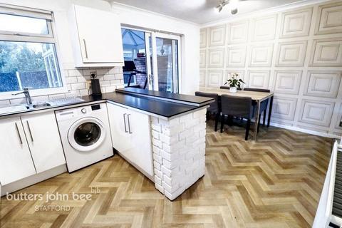 3 bedroom semi-detached house for sale, Baywood Close, Stafford