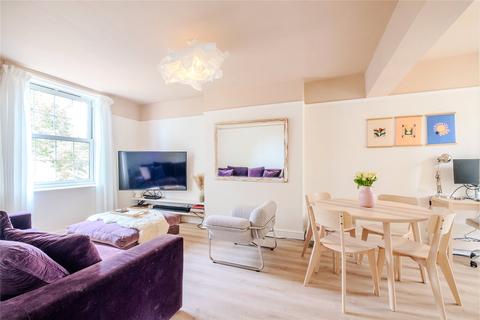 Leigham Avenue, London SW16