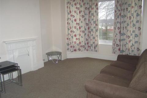 3 bedroom flat to rent, Stewart Road, Bournemouth BH8