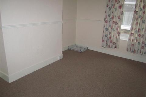 3 bedroom flat to rent, Stewart Road, Bournemouth BH8