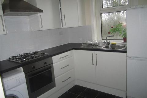 3 bedroom flat to rent, Stewart Road, Bournemouth BH8