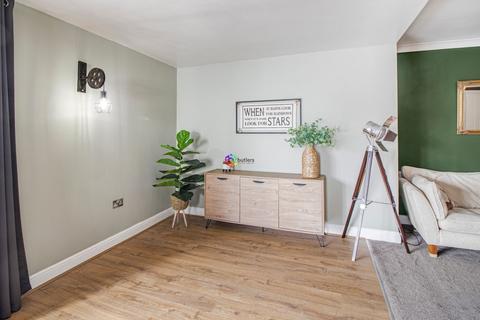 4 bedroom semi-detached house for sale, Barlborough Road, Clowne, S43