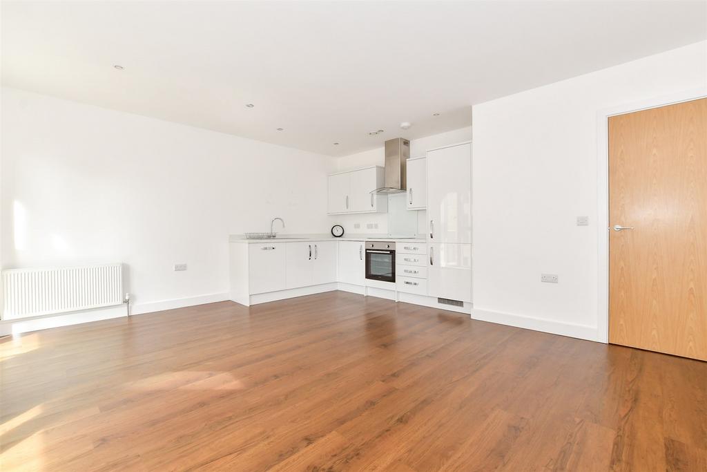 Lounge/Kitchen