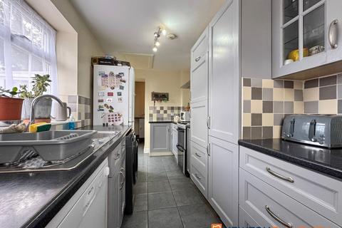 3 bedroom end of terrace house for sale, Green Lane, 6 NG23