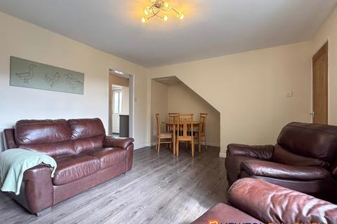 3 bedroom end of terrace house for sale, Green Lane, 6 NG23