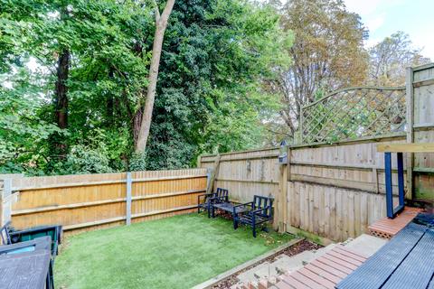 21 Vanguard Close, High Wycombe, HP12 3FP