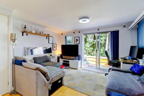 21 Vanguard Close, High Wycombe, HP12 3FP