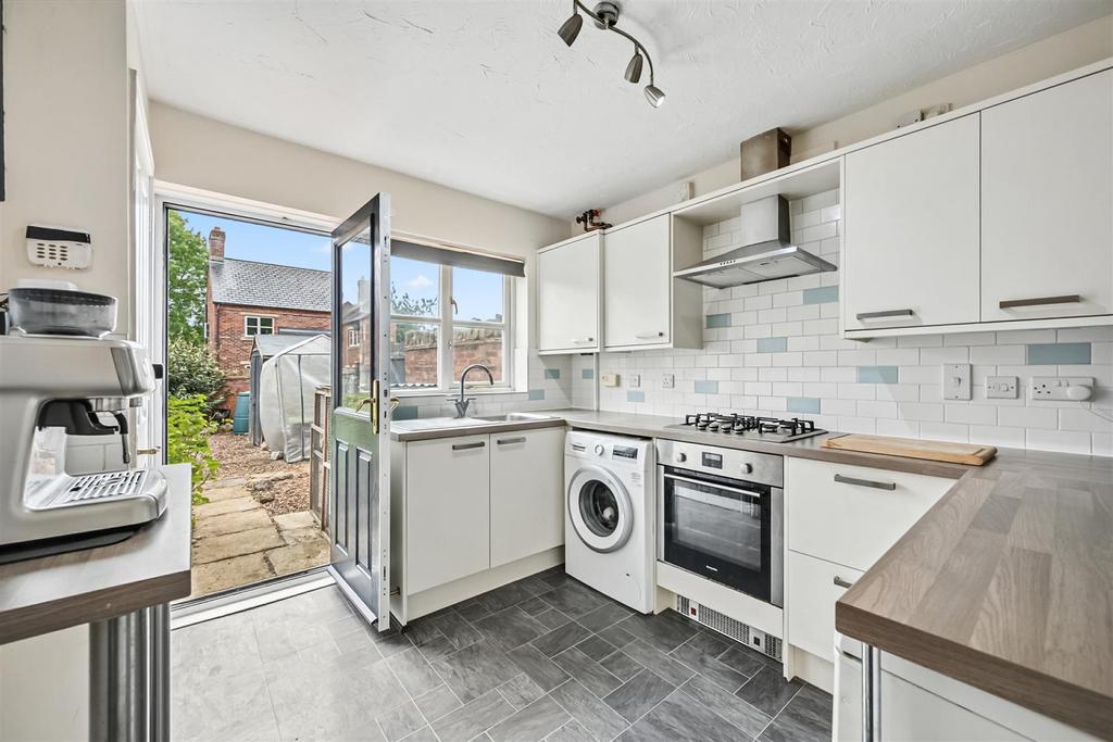 Kitchen to garden.jpg